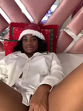 Tamara Lubezkii online show from December 11, 2024, 7:36 pm