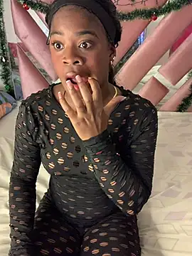 Tamara Lubezkii online show from January 5, 2025, 6:35 pm