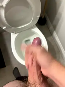 Snapshot of hornybigdicc chatting on October 9, 2025, 1:36 am hornybigdicc online show from October 9, 2025, 1:36 am