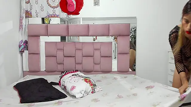 bigcock iris08 online show from December 13, 2024, 10:23 pm