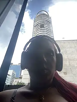 LindaRey  online show from November 10, 2025, 7:13 pm