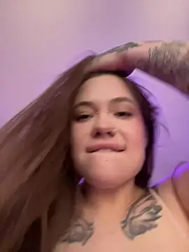 Vikki toriya online show from April 18, 2026, 12:31 pm