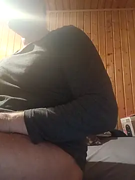 Snapshot of MArciQuarky chatting on December 19, 2025, 10:17 pm MArciQuarky online show from December 19, 2025, 10:17 pm