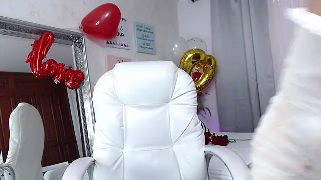 bonnie-love online show from February 15, 2025, 6:44 pm