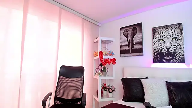 bonnie-love online show from February 17, 2025, 7:21 pm