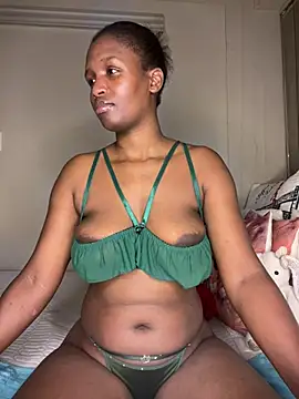 Snapshot of Kinkyy_ chatting on February 2, 2025, 6:42 pm Kinkyy online show from February 2, 2025, 6:42 pm