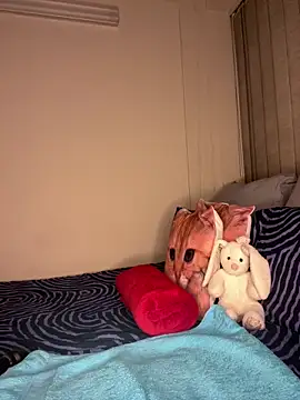 Snapshot of Kinkyy_ chatting on February 14, 2025, 3:43 am Kinkyy online show from February 14, 2025, 3:43 am