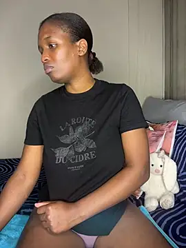 Snapshot of Kinkyy_ chatting on February 19, 2025, 5:05 am Kinkyy online show from February 19, 2025, 5:05 am