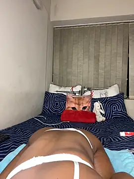 Snapshot of Kinkyy_ chatting on October 15, 2025, 8:31 pm Kinkyy online show from October 15, 2025, 8:31 pm