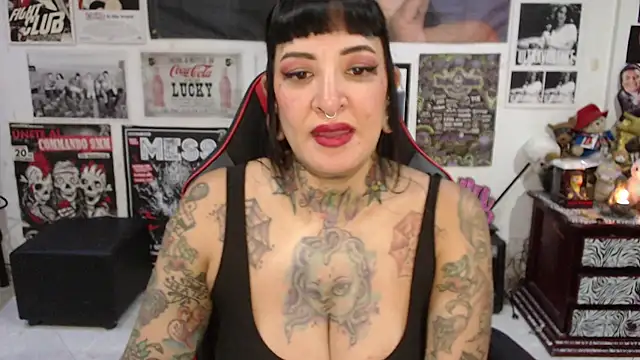 Rollyderolandia666 online show from November 13, 2025, 9:36 pm