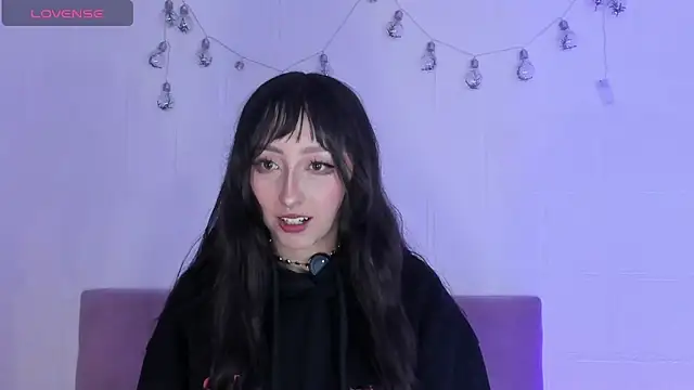 v1cky  online show from May 26, 2026, 1:12 am