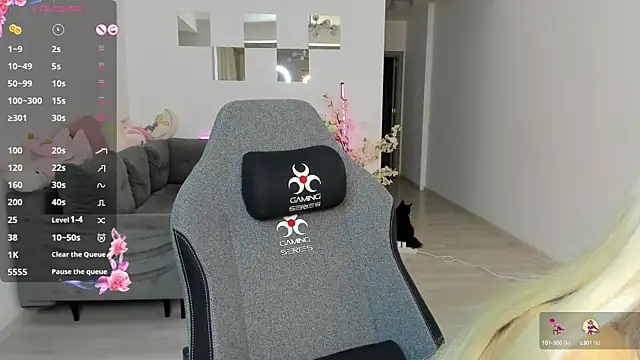 Snapshot of LovelyBianca chatting on September 21, 2025, 8:10 pm LovelyBianca online show from September 21, 2025, 8:10 pm