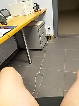 Snapshot of Au_plaisir_des_femmes chatting on November 25, 2025, 3:56 pm Au plaisir des femmes online show from November 25, 2025, 3:56 pm