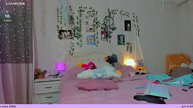 Snapshot of Neko_kitsune1 chatting on February 11, 2025, 2:35 pm Neko kitsune1 online show from February 11, 2025, 2:35 pm