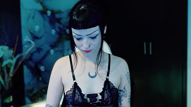 Madison Jackson online show from November 24, 2025, 10:31 pm