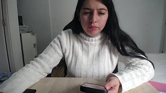 Snapshot of Contantin_helena chatting on February 4, 2026, 2:23 pm Contantin helena online show from February 4, 2026, 2:23 pm