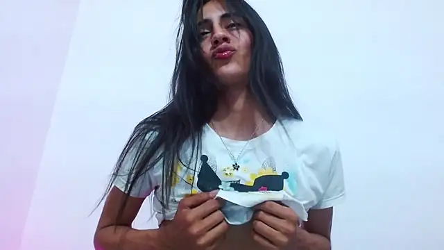 Snapshot of _princess_queen chatting on January 13, 2026, 5:35 am princess queen online show from January 13, 2026, 5:35 am