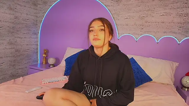 Giaa Ross online show from March 12, 2026, 7:31 pm