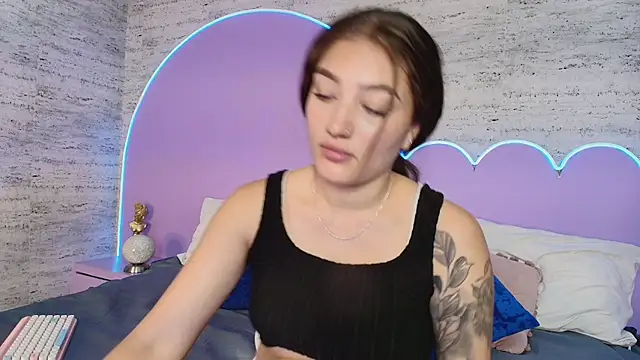 Giaa Ross online show from April 15, 2026, 7:32 pm