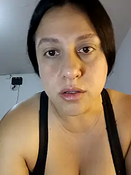 Snapshot of whitegirl0122 chatting on October 29, 2025, 8:21 pm whitegirl0122 online show from October 29, 2025, 8:21 pm