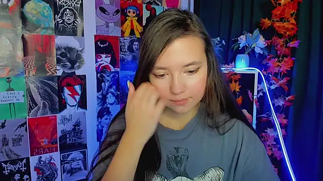 Snapshot of Lina_Brownie chatting on December 13, 2024, 2:10 am Lina Brownie online show from December 13, 2024, 2:10 am