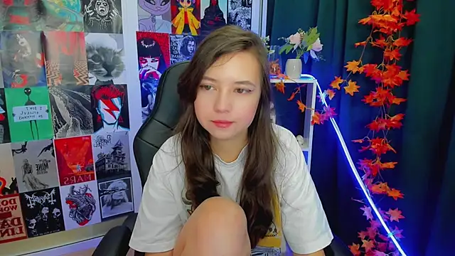 Snapshot of Lina_Brownie chatting on December 20, 2024, 2:19 am Lina Brownie online show from December 20, 2024, 2:19 am