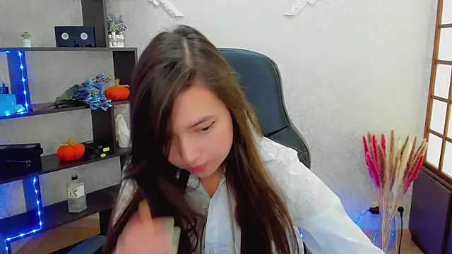 Snapshot of Lina_Brownie chatting on December 22, 2024, 5:23 am Lina Brownie online show from December 22, 2024, 5:23 am