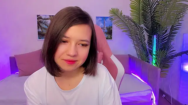 Snapshot of Lina_Brownie chatting on February 5, 2025, 2:19 am Lina Brownie online show from February 5, 2025, 2:19 am