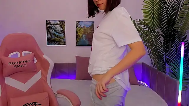 Snapshot of Lina_Brownie chatting on March 3, 2025, 4:58 am Lina Brownie online show from March 3, 2025, 4:58 am