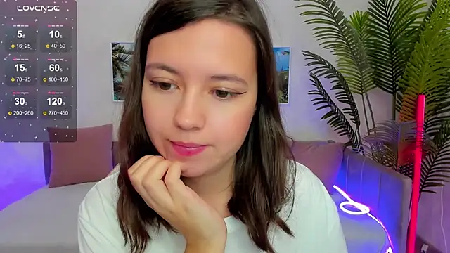 Snapshot of Lina_Brownie chatting on October 2, 2025, 2:29 am Lina Brownie online show from October 2, 2025, 2:29 am