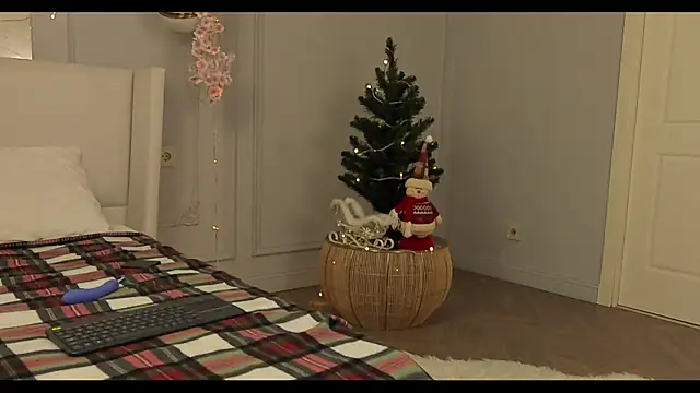 Miley Smile online show from December 21, 2024, 8:28 am