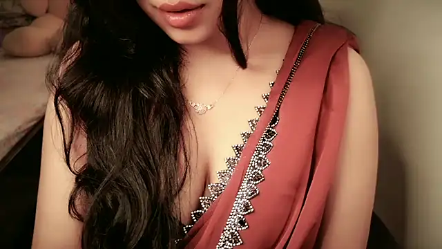 Snapshot of Spice-Summi chatting on October 17, 2025, 2:08 pm Spice-Summi online show from October 17, 2025, 2:08 pm