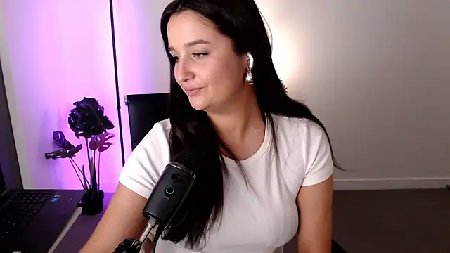 Lenas Room online show from October 3, 2025, 11:51 am