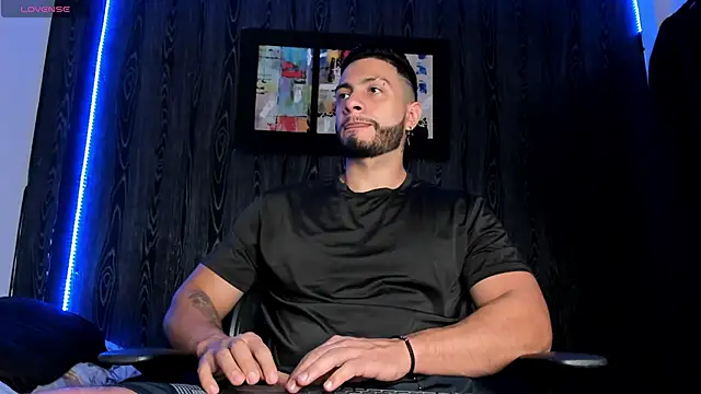 Snapshot of Mark_Buffet02 chatting on January 8, 2025, 2:14 pm Mark Buffet02 online show from January 8, 2025, 2:14 pm