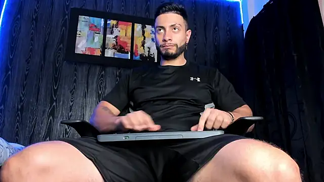 Snapshot of Mark_Buffet02 chatting on February 12, 2025, 9:33 pm Mark Buffet02 online show from February 12, 2025, 9:33 pm