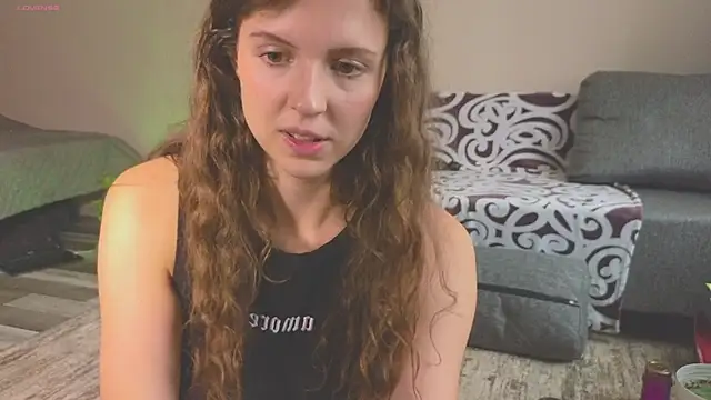 Snapshot of Sereta_Finn chatting on October 4, 2025, 11:08 am Sereta Finn online show from October 4, 2025, 11:08 am