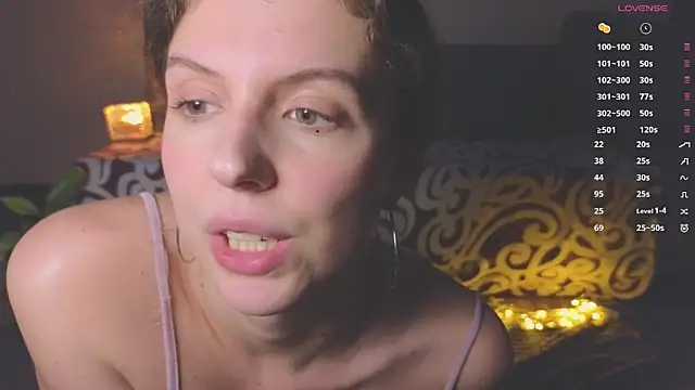 Snapshot of Sereta_Finn chatting on December 20, 2025, 12:12 pm Sereta Finn online show from December 20, 2025, 12:12 pm