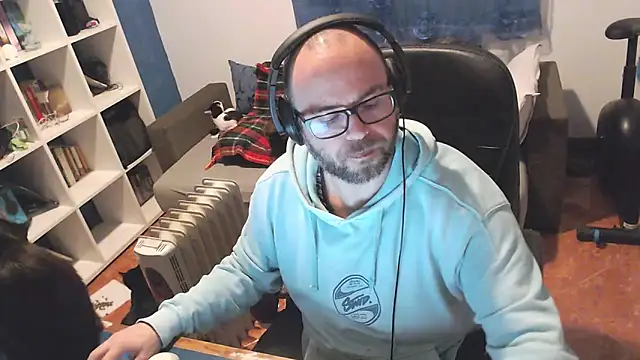 ravingr4d4 online show from March 12, 2025, 9:35 pm