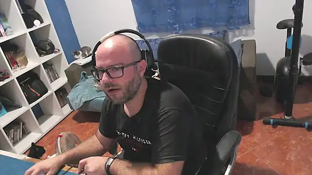 ravingr4d4 online show from October 19, 2025, 9:26 pm