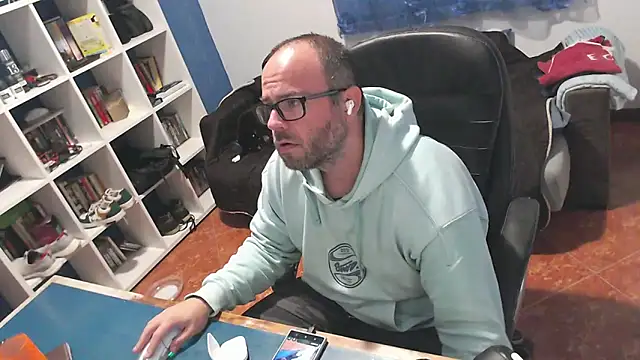 ravingr4d4 online show from November 15, 2025, 10:26 pm