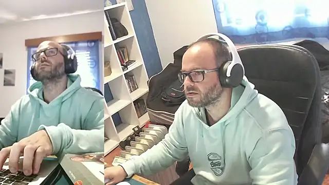 ravingr4d4 online show from November 21, 2025, 12:59 pm