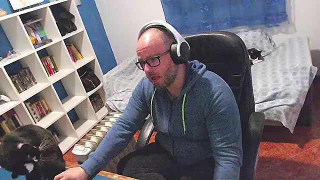 ravingr4d4 online show from February 7, 2026, 8:01 pm