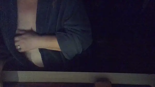 Silvia2277 online show from October 15, 2025, 9:48 pm