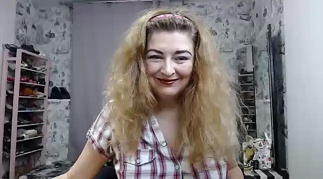 Helen1974 online show from January 28, 2025, 7:10 pm