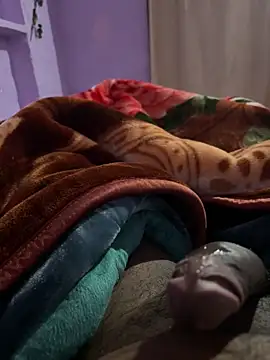 delhiboyz1 online show from December 17, 2025, 5:41 pm