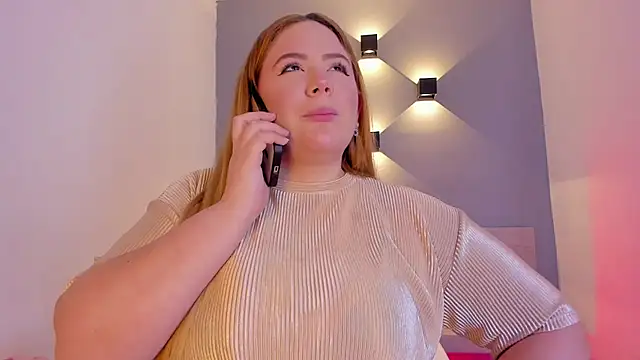 sophiarossee  online show from February 1, 2025, 12:37 pm