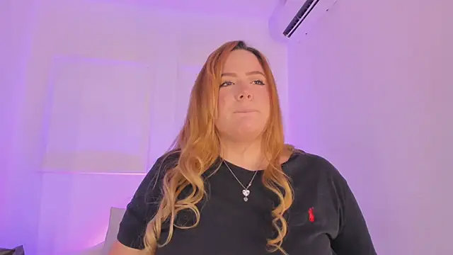 sophiarossee  online show from March 15, 2025, 4:57 am