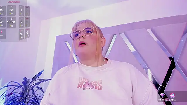 sophiarossee  online show from February 13, 2026, 1:29 pm