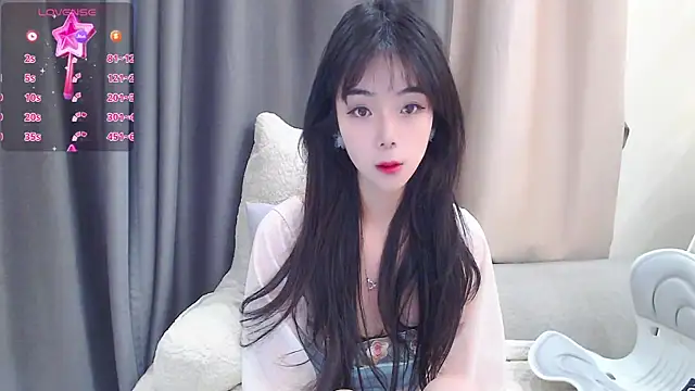 Snapshot of Duludulu_007 chatting on February 5, 2025, 6:13 am Duludulu 007 online show from February 5, 2025, 6:13 am