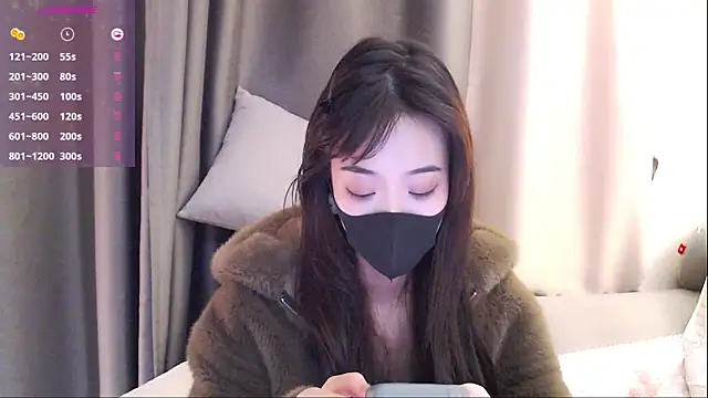 Snapshot of Duludulu_007 chatting on October 13, 2025, 4:23 am Duludulu 007 online show from October 13, 2025, 4:23 am